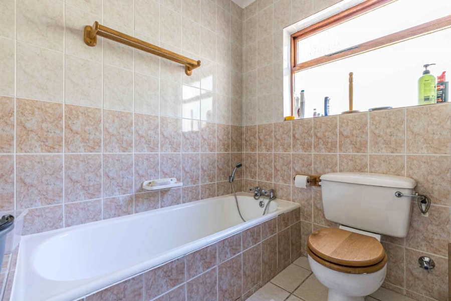 5 Bedroom Property for Sale in Camps Bay Western Cape